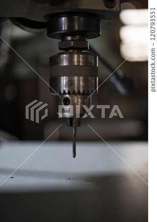 Threading with a Tapping Drilling Machine Threading with a Tapping Drilling Machine 120793551
