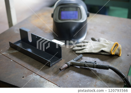 零件焊接的地方 零件焊接的地方 120793566