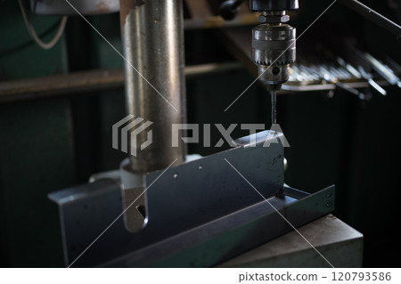 Threading with a Tapping Drilling Machine 120793586