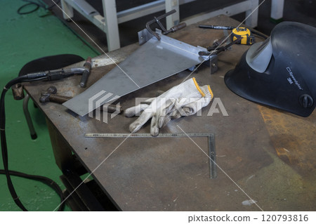 Preparing to weld stainless steel 120793816