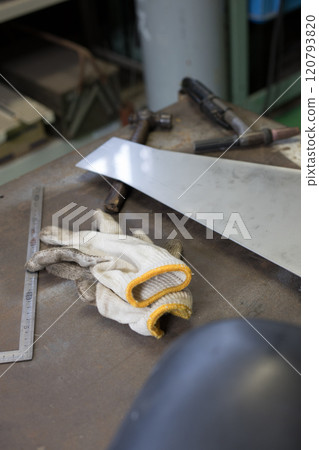 Preparing to weld stainless steel Preparing to weld stainless steel 120793820