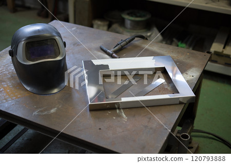 不銹鋼焊接工作 120793888