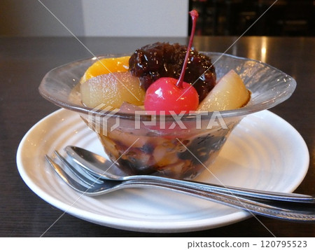 色彩繽紛的甜點/水果豆沙餡(橫向) 色彩繽紛的甜點/水果豆沙餡(橫向) 120795523