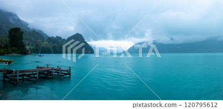 布里恩茨湖伊瑟爾特瓦爾德遊船韓劇愛之迫降碼頭瑞士因特拉肯 120795612