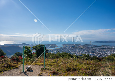 Beautiful autumn scenery of Mount Otakadai in Ako, Hyogo Prefecture, Japan Beautiful autumn scenery of Mount Otakadai in Ako, Hyogo Prefecture, Japan 120795637