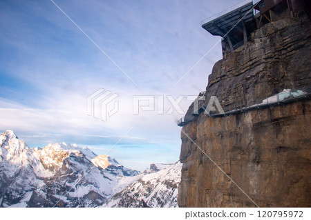 Birk Skyline Walk 雪朗峰米倫 勞特布龍嫩 瑞士 120795972