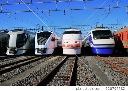All the players are here... Tobu Limited Express All-Star "N100 Series, 100 Series, 200 Series, 500 Series" All the players are here... Tobu Limited Express All-Star "N100 Series, 100 Series, 200 Series, 500 Series" 120796382