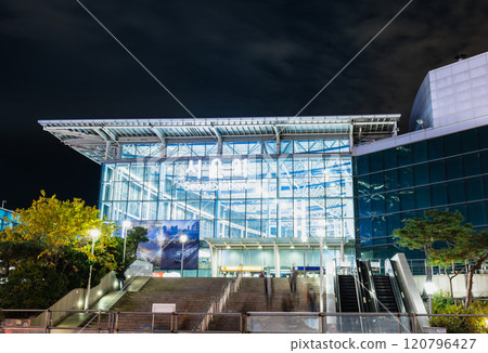 Seoul Station night view 120796427