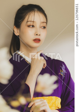 Young woman in purple kimono, furisode 120796651
