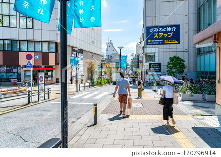 [Tokyo] In front of Jiyugaoka Station, where many buildings line the streets 120796914
