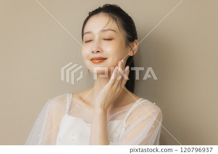 Beauty Bridal Image 120796937