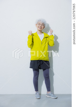 Senior women of sportswear Senior women of sportswear 120797065