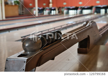 美國保齡球館球 120799168