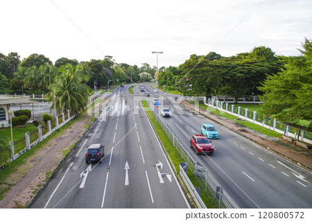 The Kingdom of Brunei has high-standard roads 120800572
