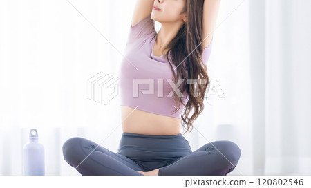 Women stretching 120802546