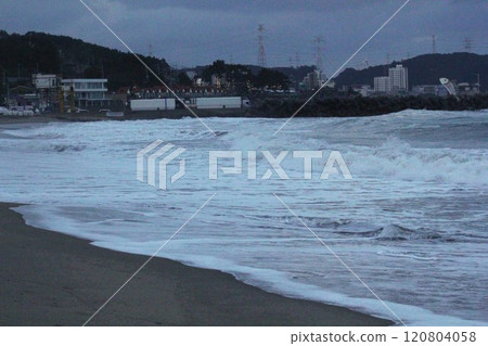 Image of waves crashing on Imrang Beach in Busan, Korea Image of waves crashing on Imrang Beach in Busan, Korea 120804058