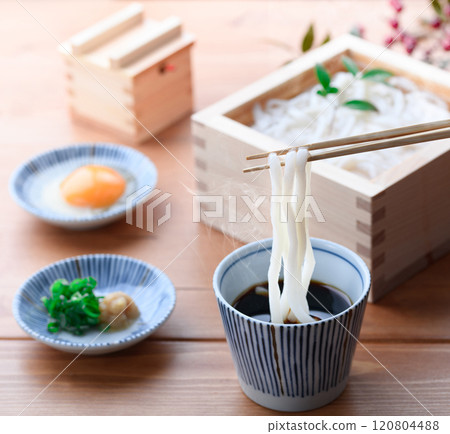 Simple flavor: freshly boiled kamaage udon 120804488