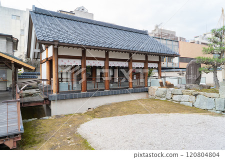 Shibata Shrine (Kitanosho Castle Ruins) 120804804