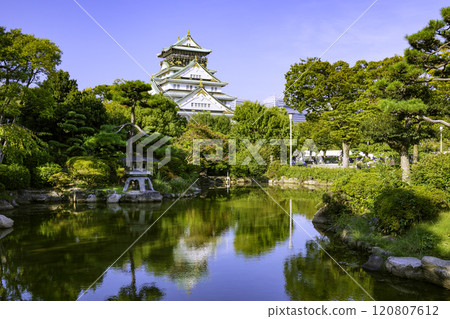 大阪城天守閣和日本庭園（大阪府大阪市） 120807612