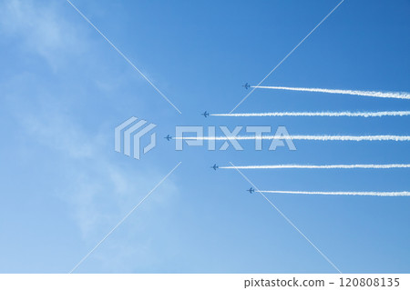 Blue Impulse aerobatic flight (over Toyota City, Aichi Prefecture, November 21, 2024) Blue Impulse aerobatic flight (over Toyota City, Aichi Prefecture, November 21, 2024) 120808135