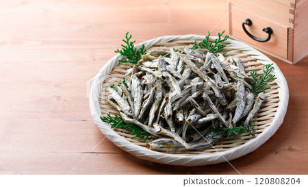 Niboshi can be used for soup stock and is delicious even if eaten as it is Niboshi can be used for soup stock and is delicious even if eaten as it is 120808204
