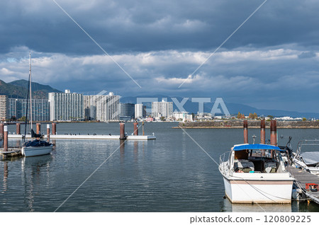 大津港風景 滋賀縣大津市 120809225