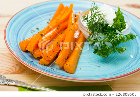 Carrot sticks with creamy dip Carrot sticks with creamy dip 120809505