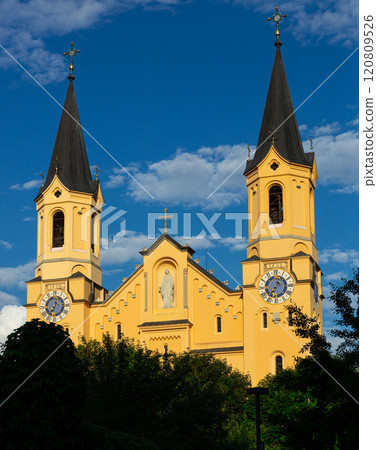Church of Assumption of Mary in Bruneck 120809526