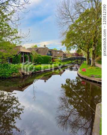 skyline of old town Giethoorn skyline of old town Giethoorn 120812390