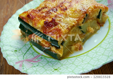 Parmigiana di zucchine Parmigiana di zucchine 120813328
