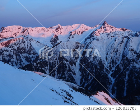 The remaining snow on Mount Yari seen from Mount Jonen in the Northern Alps 120813705
