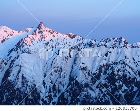 The remaining snow on Mount Yari seen from Mount Jonen in the Northern Alps 120813706