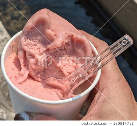 Strawberry gelato Strawberry gelato 120814751