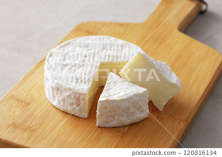 Camembert cheese 120816134