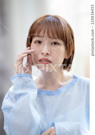 A young woman with a feminine short bob A young woman with a feminine short bob 120816455