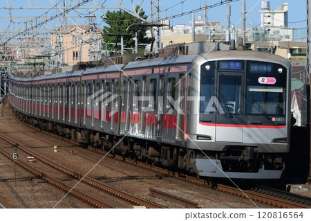 Tokyu 5050 Series 5151F Toyoko Line Tamagawa Station 120816564