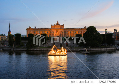 瑞典斯德哥爾摩議會大廈黃昏 瑞典斯德哥爾摩議會大廈黃昏 120817060
