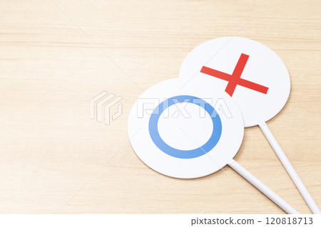 True or false cards placed on the table 120818713
