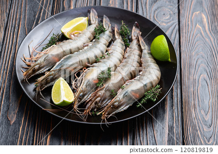 Raw big tiger ( king ) shrimps photography . Top view Raw big tiger ( king ) shrimps photography . Top view 120819819