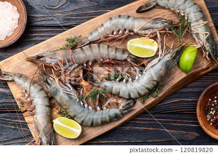 Raw big tiger ( king ) shrimps photography . Top view Raw big tiger ( king ) shrimps photography . Top view 120819820