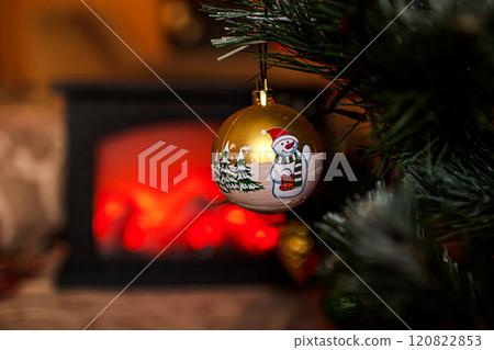 Beautiful festive decorations on the Christmas tree. New Year 2025 120822853
