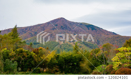 秋季飯綱山健行風光，日本長野縣長野市飯綱山全景 120824101
