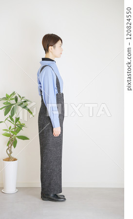 女裝秋冬時尚搭配全身(肖像) 女裝秋冬時尚搭配全身(肖像) 120824550