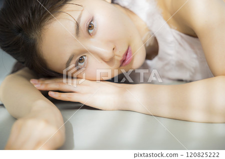 Beautiful woman portrait Beautiful woman portrait 120825222