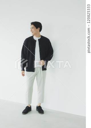 穿著隨意的商人 120825333