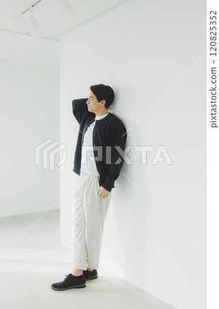 Casually dressed businessman Casually dressed businessman 120825352