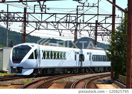 Spacia X(N100系列)東武鐵道(東武日光站) Spacia X(N100系列)東武鐵道(東武日光站) 120825795