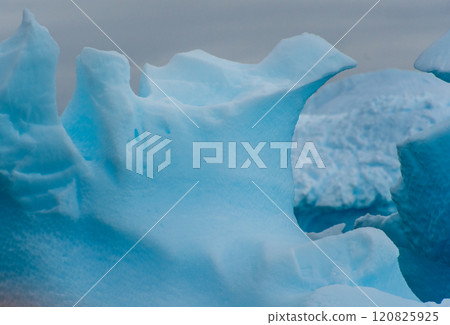 A Patch of Antarctic ice A Patch of Antarctic ice 120825925