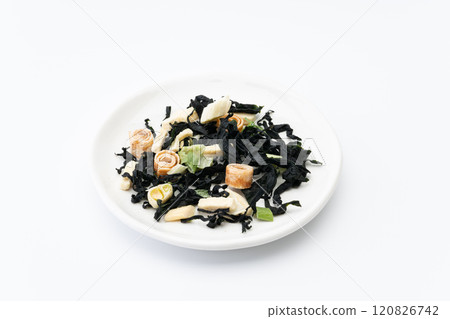 盤子上的乾味噌湯配料 120826742