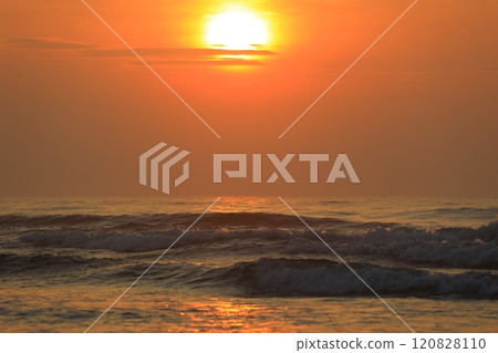 The sea illuminated by the morning sun The sea illuminated by the morning sun 120828110